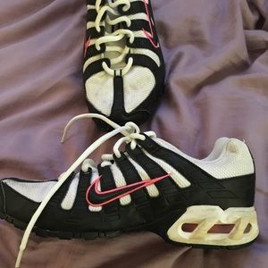 Women’s Nike Air Sneakers Size 7.5